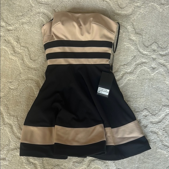 Elegant Strapless Black and Tan Dress - Picture 1 of 3